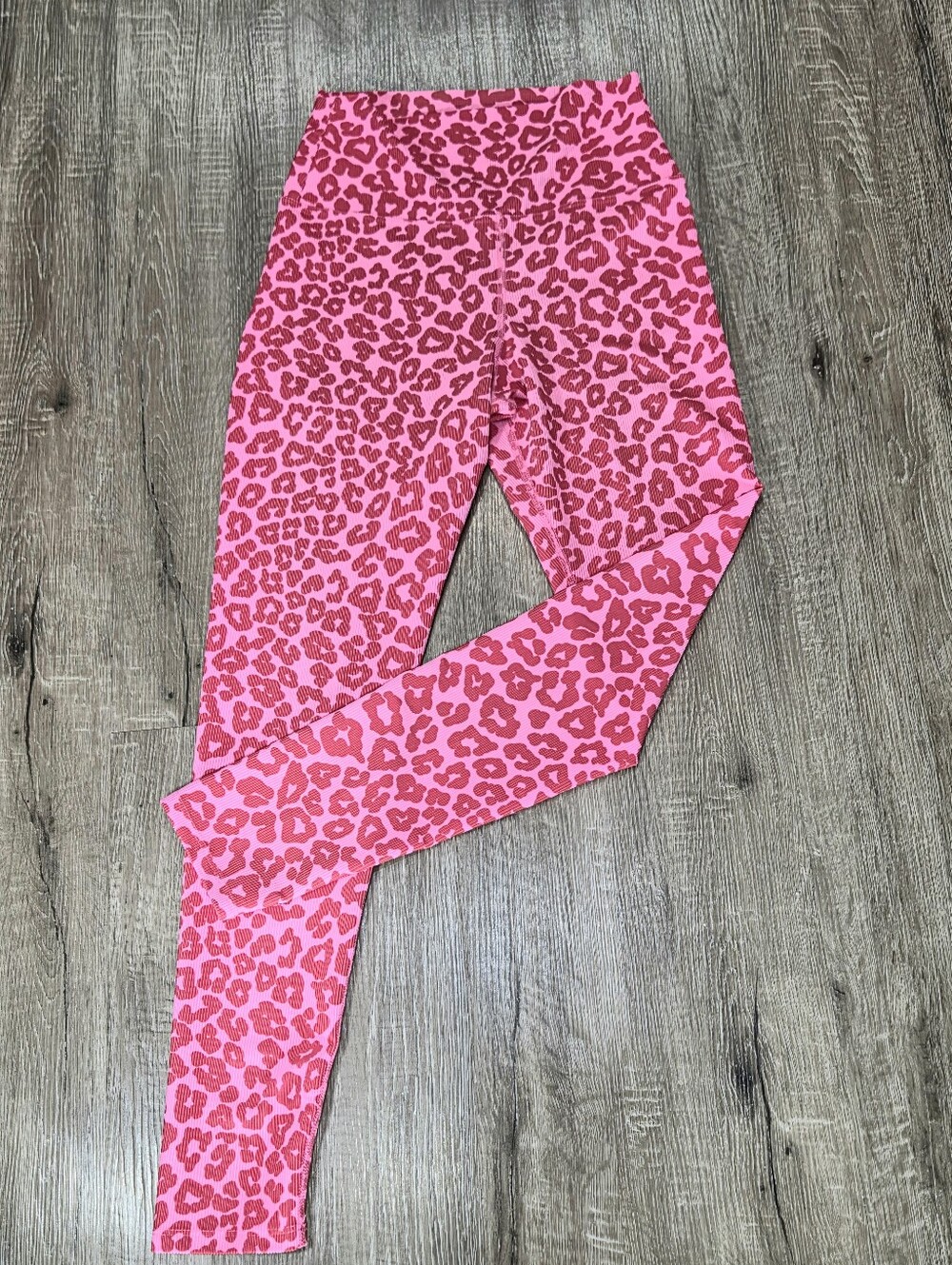 Beach Riot Ayla Leggings Women's Pre-Owned Red Leopard Print Size Medium.